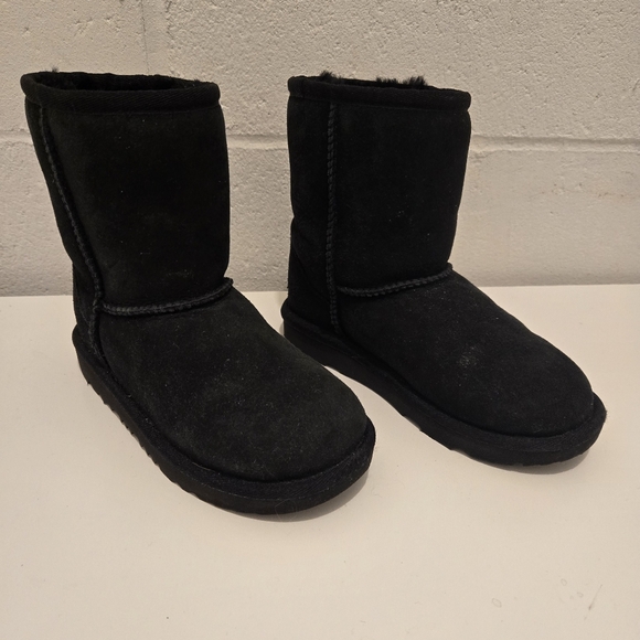 Kids Black Uggs, Size 13 - Picture 2 of 7